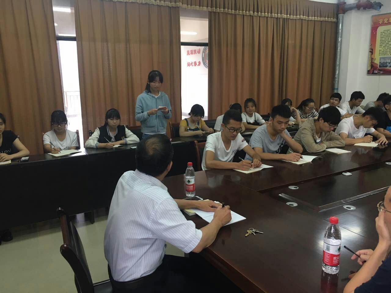 主题班会照片4.jpg